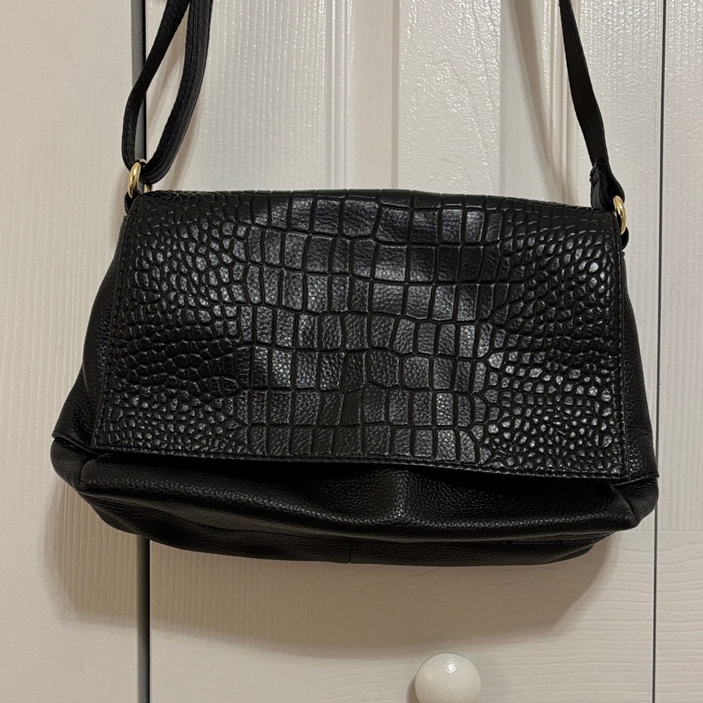 Chic Black Crocodile-Patterned Leather Shoulder B… - image 2